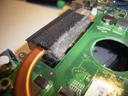 ve-sinh-laptop-hitachi-2